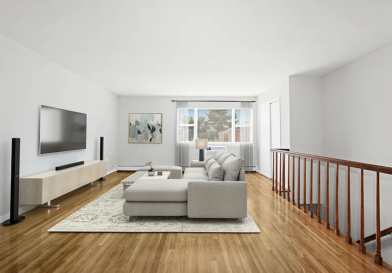 450 W End Ave — Photo 1