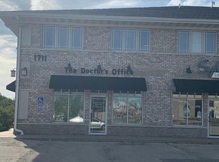 1711 Dekalb Ave APT C, Sycamore, IL 60178