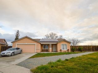 3159 Fairmont Dr, Hanford, CA 93230