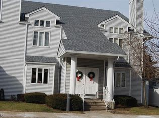 31 Stuyvesant Ave APT 7G, Lyndhurst, NJ 07071
