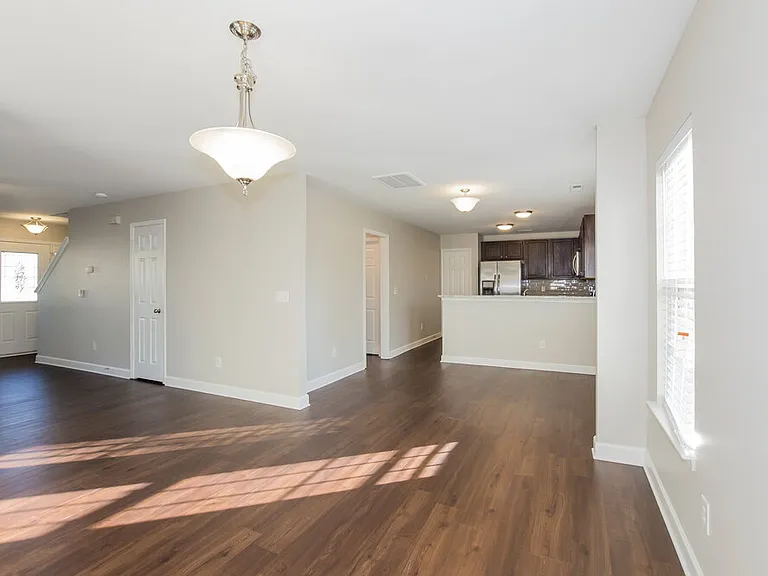 1041 Ramsgate Dr SW — Photo 3