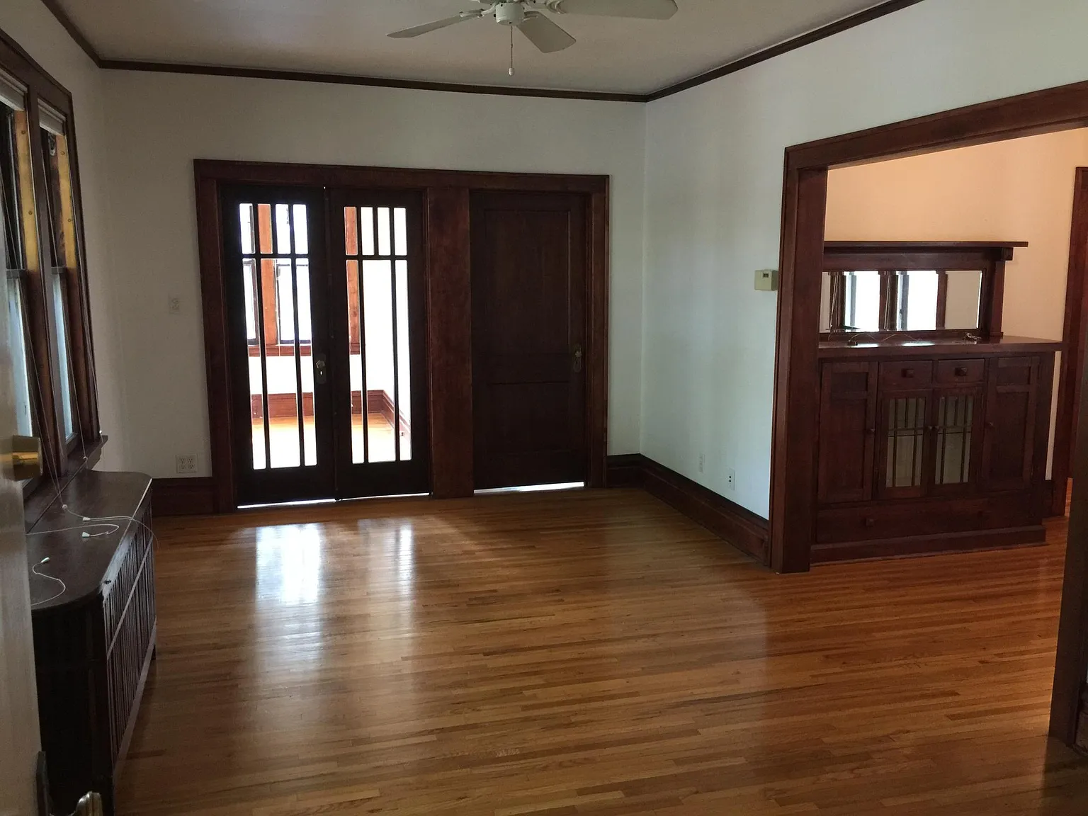 2 bed, 1050 sqft, $1,900 — Photo 4