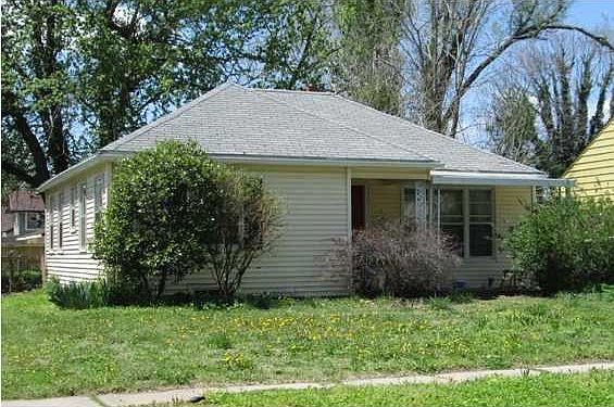 2nd image of 1233 S Wichita St