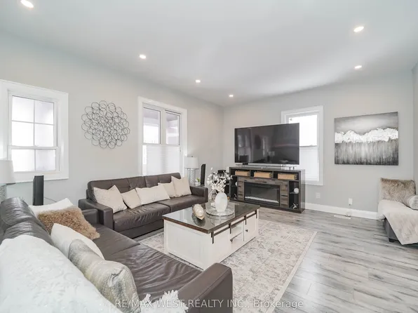 235 Dearborn Ave, Oshawa, ON L1G 4Z3