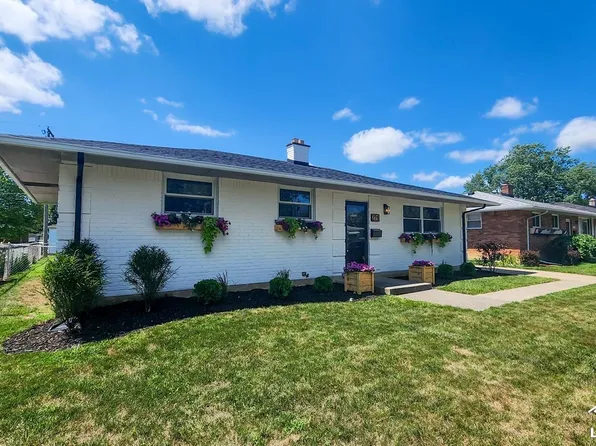 221 Richards Dr, Monroe, MI 48161