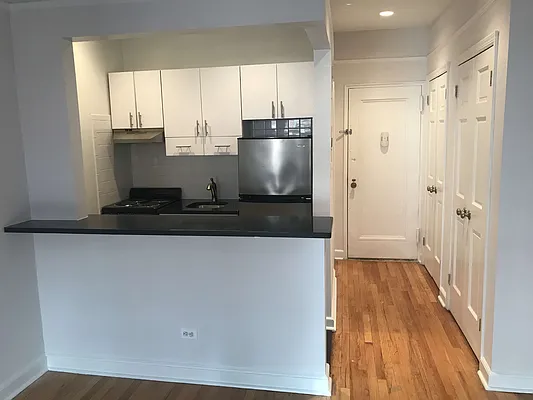 Rented by Metropolis Real Estate of Manhattan | media 36
