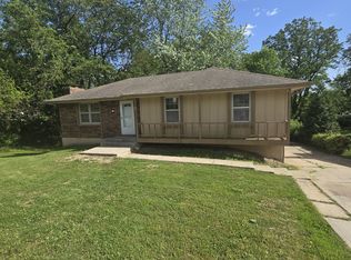 9 NW 61st Ter, Gladstone, MO 64118