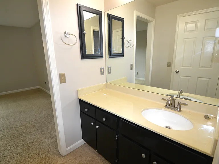 120 Hillsboro Pl — Photo 15