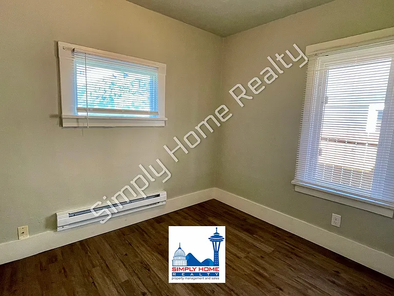 3314 Sawyer St — Photo 11