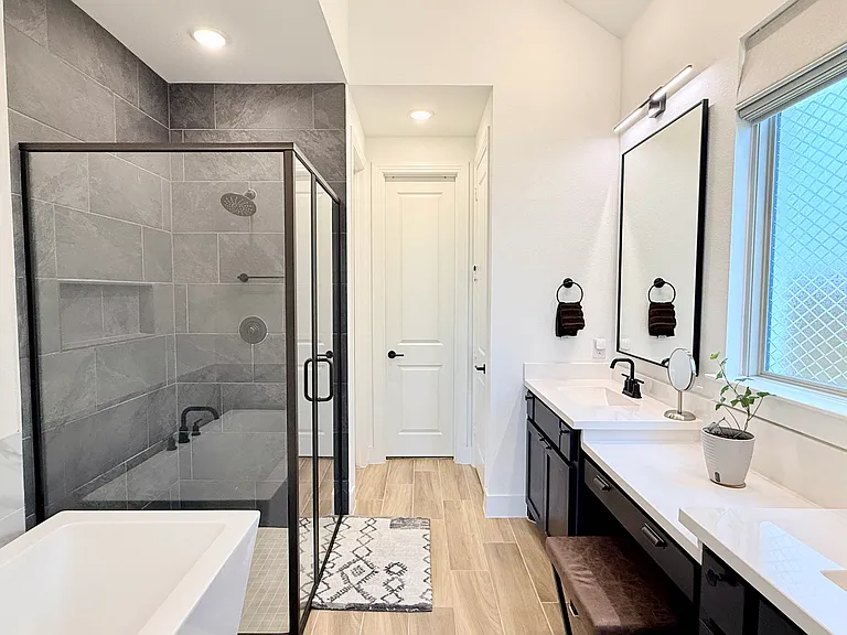 2433 Plumeria Ln — Photo 18
