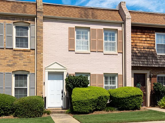 3rd image of 304 Georgetown Dr #C-13