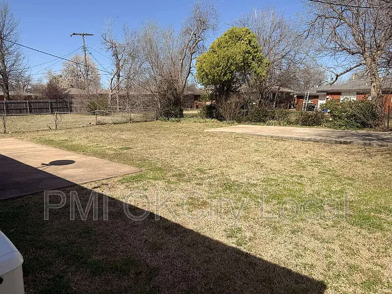 3025 NW 67th St — Photo 27