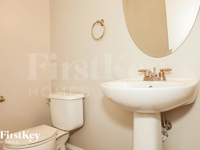 1033 Kings Mountain Ln — Photo 16