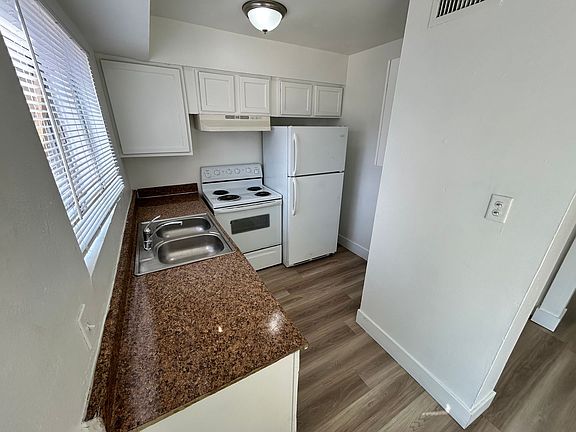 5th image of 501 S Maryland Pkwy #B02