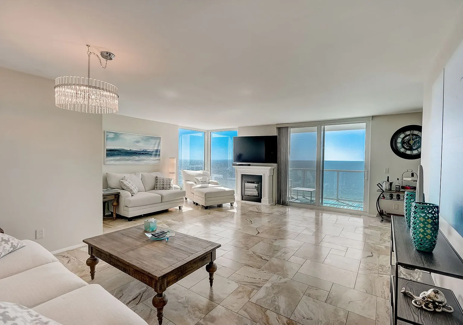 Seaside Serenity: Luxurious Gulf-Front Retreat on Southern Longboat Key — Photo 3