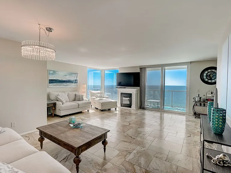 2425 Gulf Of Mexico Dr #14B — Photo 3