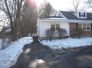 95 Maple Rd, Voorheesville, NY 12186