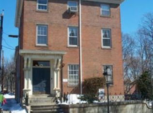 395 Benefit St #5, Providence, RI 02906