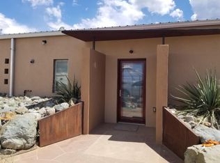 301 Herdner Rd, Taos, NM 87571