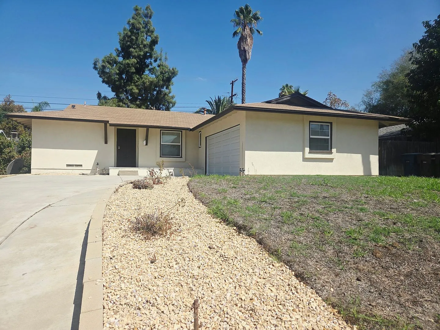 Spacious 4 bed 2 Bath Home Completely Renovated — Photo 1