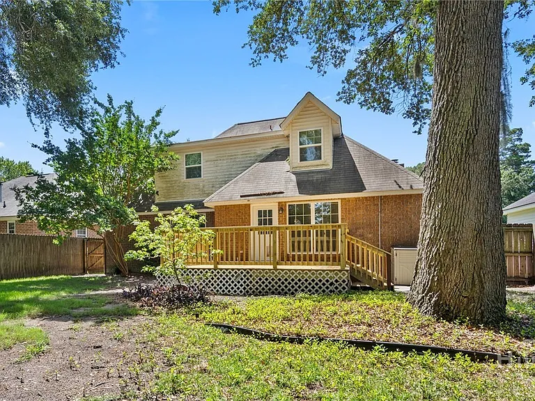 114 Saint Andrews Way — Photo 38