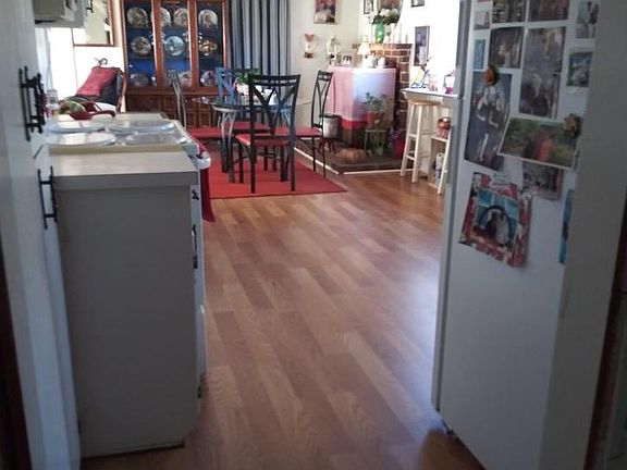 5th image of 109 Green St