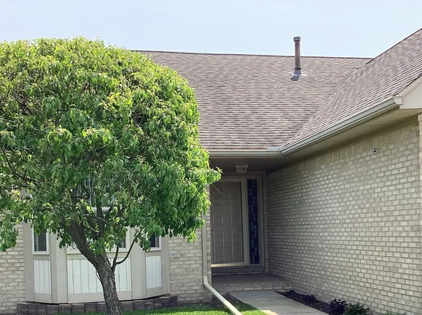 34912 Wind Song Ln, Richmond, MI 48062