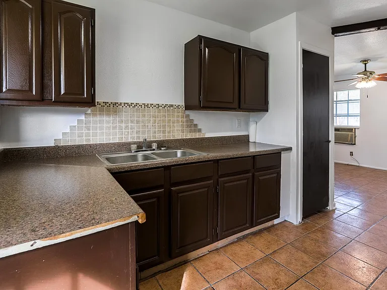 5434 Plumtree Dr — Photo 14