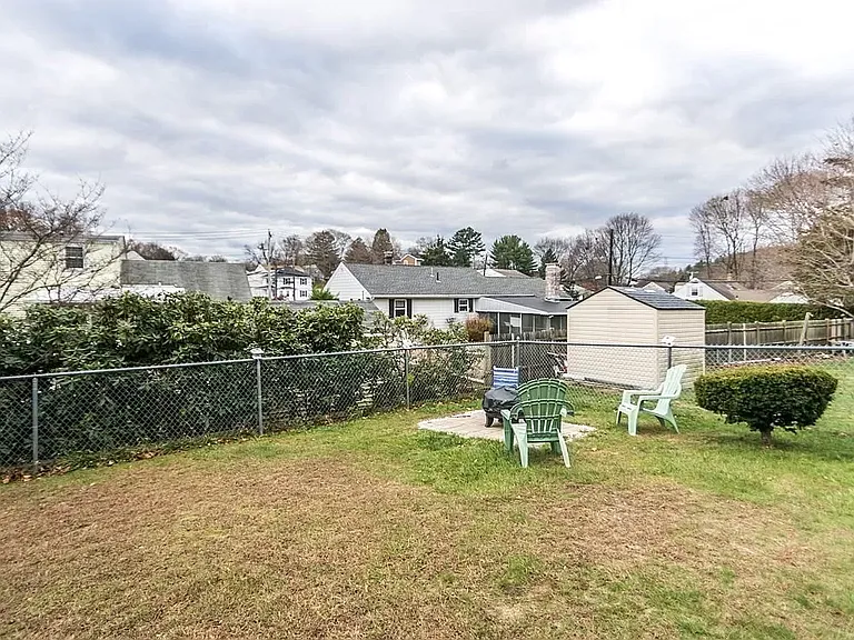 170 Ravenswood Rd — Photo 28
