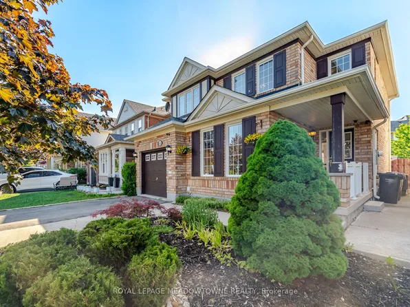 62 Sugarhill Dr, Brampton, ON L7A 3N2