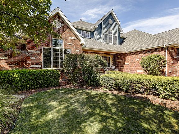 2nd image of 8212 Queen Victoria Ln