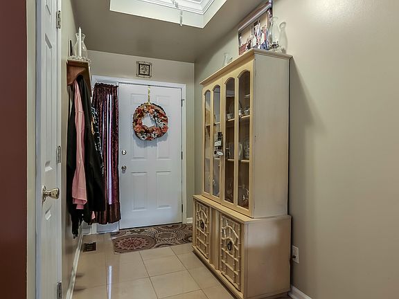 4th image of 449 Thomas Way