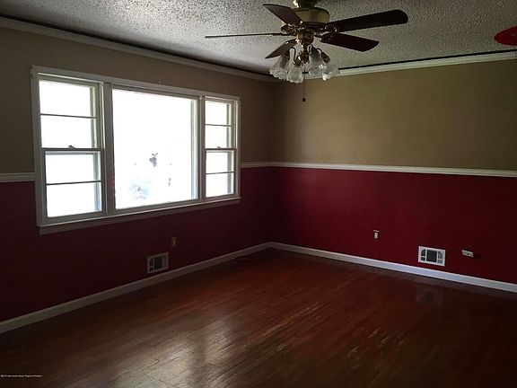 2nd image of 62 James St