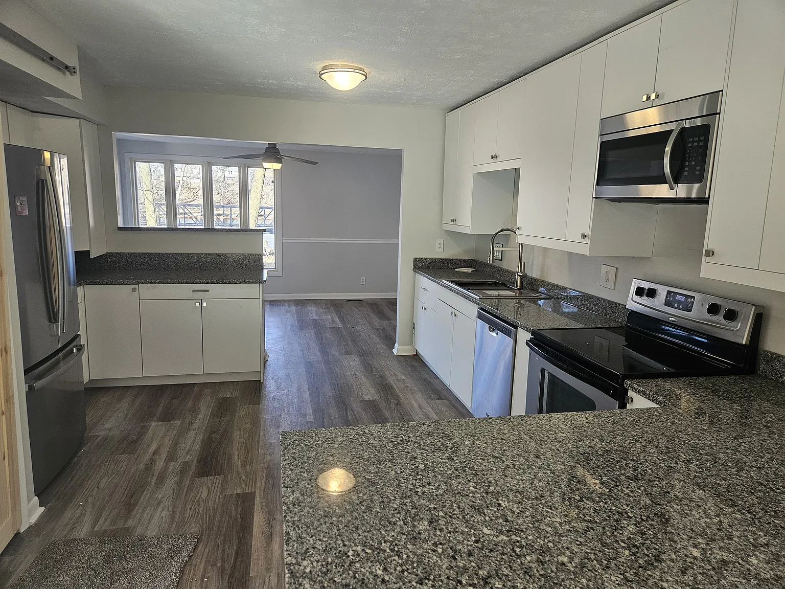 4 bed, 3.5 bath, 2450 sqft, $2,800 — Photo 3