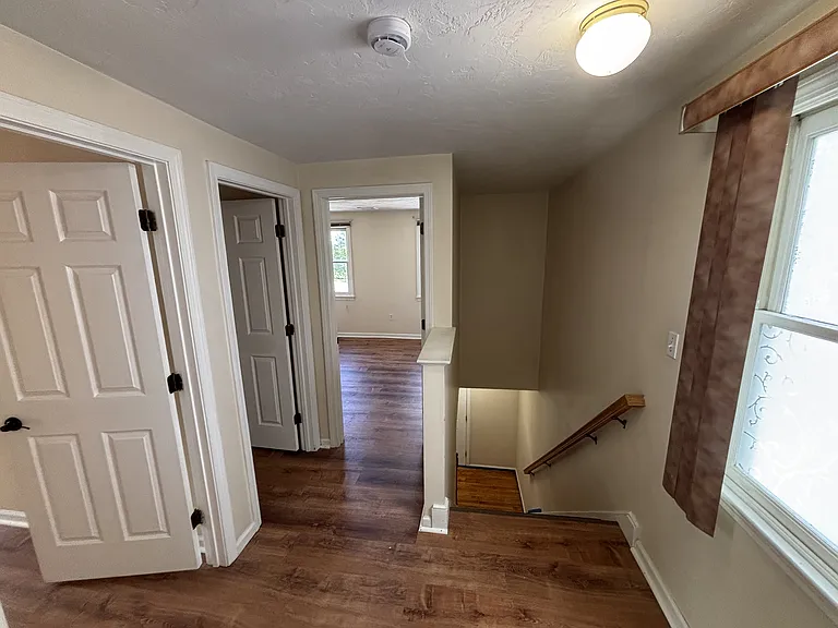 118 Montclair Ave — Photo 17