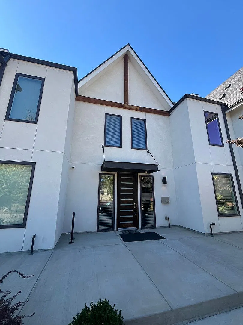 3 Bed Townhome Available Near Sloan's Lake — Photo 1