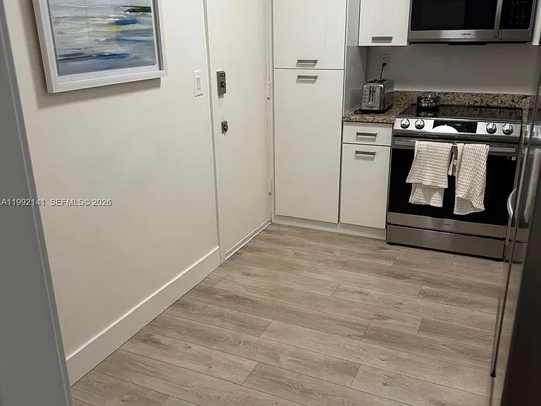 5005 Collins Ave #1525 — Photo 17