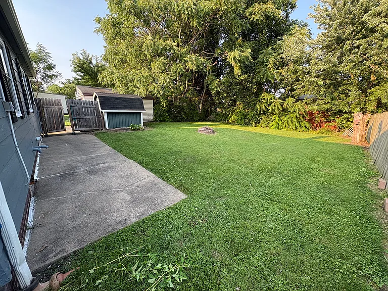2806 Harmont Ave NE — Photo 2