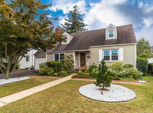 624 Lakeview Ave, Rockville Centre, NY 11570