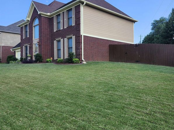 8893 Lindstrom Dr, Cordova, TN 38016