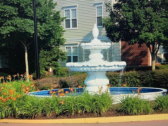 FOUNTAIN AT SUMMERFIELD 