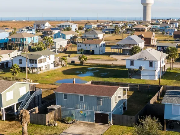 16535 Jamaica Inn Rd, Jamaica Beach, TX 77554