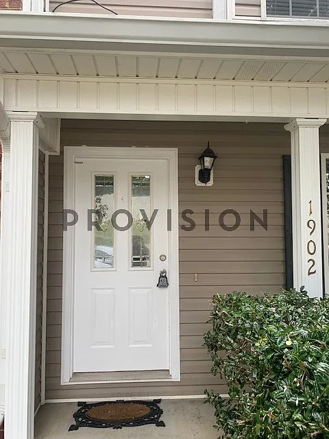 2bd/2.5ba Townhouse — Photo 2
