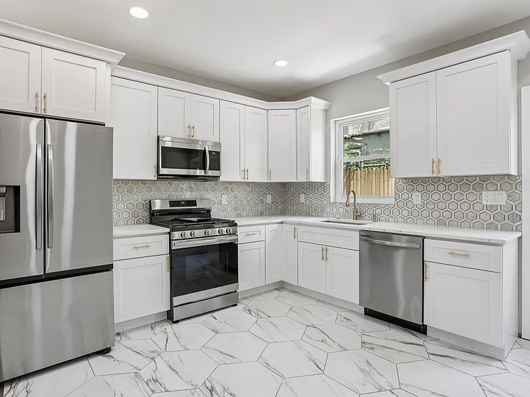 2225 N Waterloo St — Photo 13