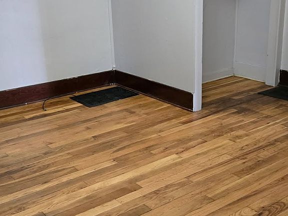4th image of 431 Gratiot Ave #2