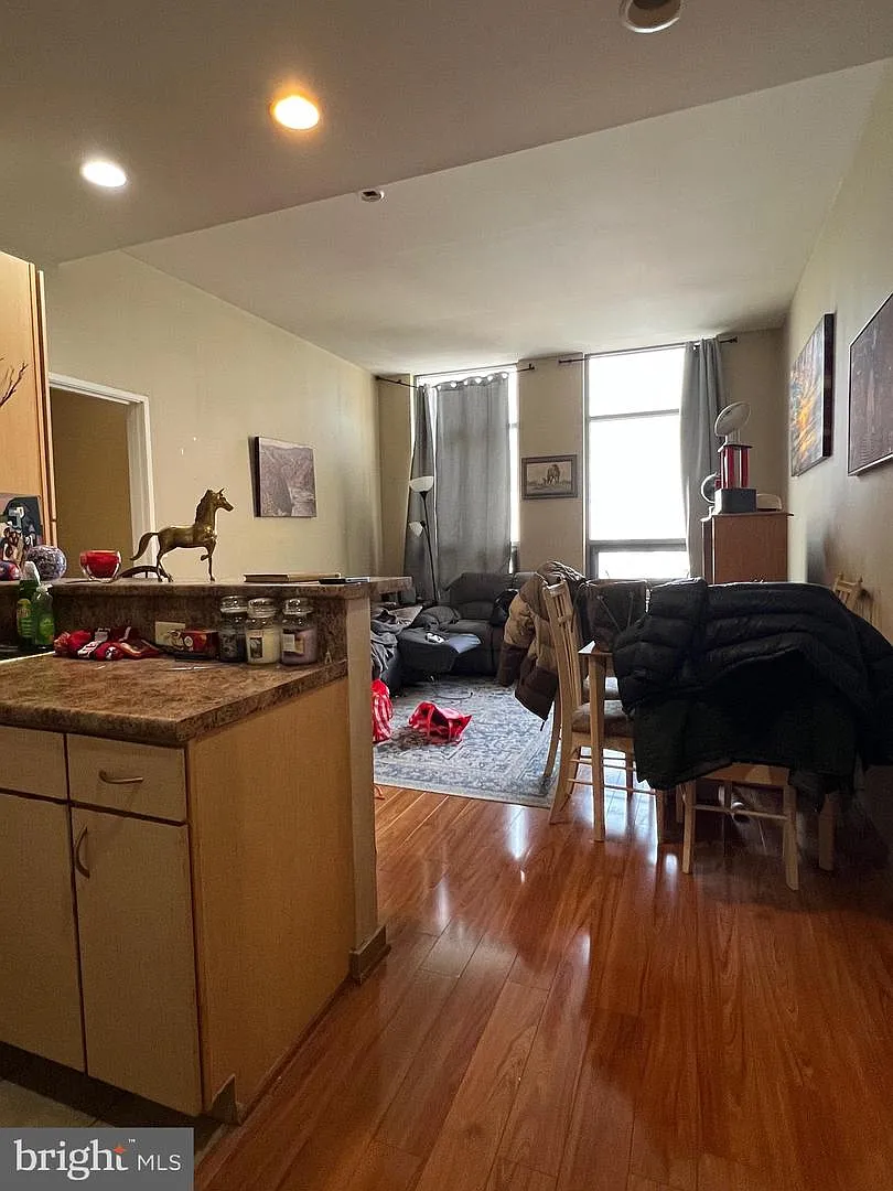815 Arch 37 St #709 photo 1