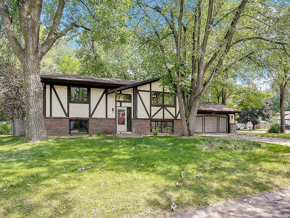 1st image of 7417 Meadowwood Dr