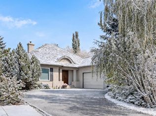 33 S Ridge Pointe Dr, Foothills County, AB T1S 4H1