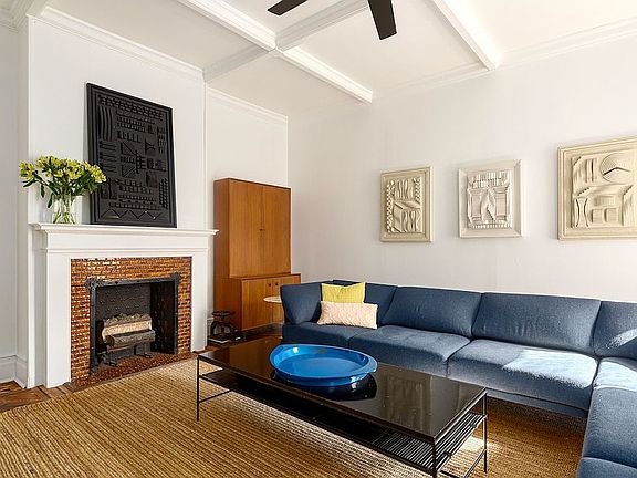 3rd image of 555 E 17th St