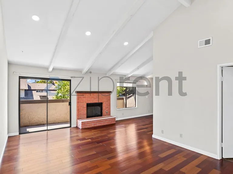 577 Manet Ter — Photo 22